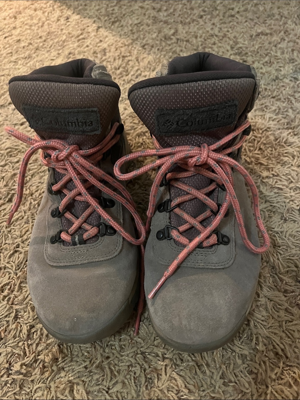 Columbia ladies Gray and pink Hiking Boots with Laces - Picture 2 of 4